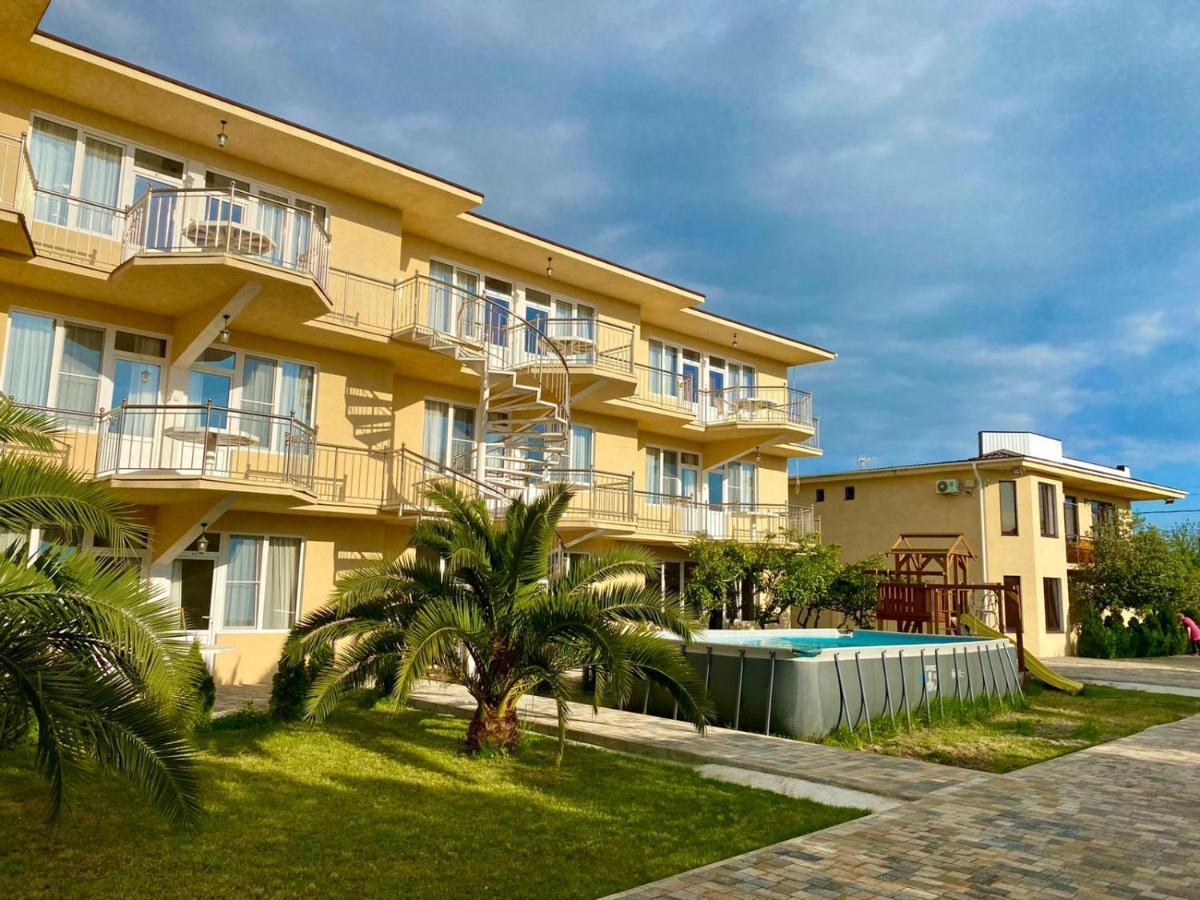 Mini Hotel Diva Alakhadzi Exterior photo