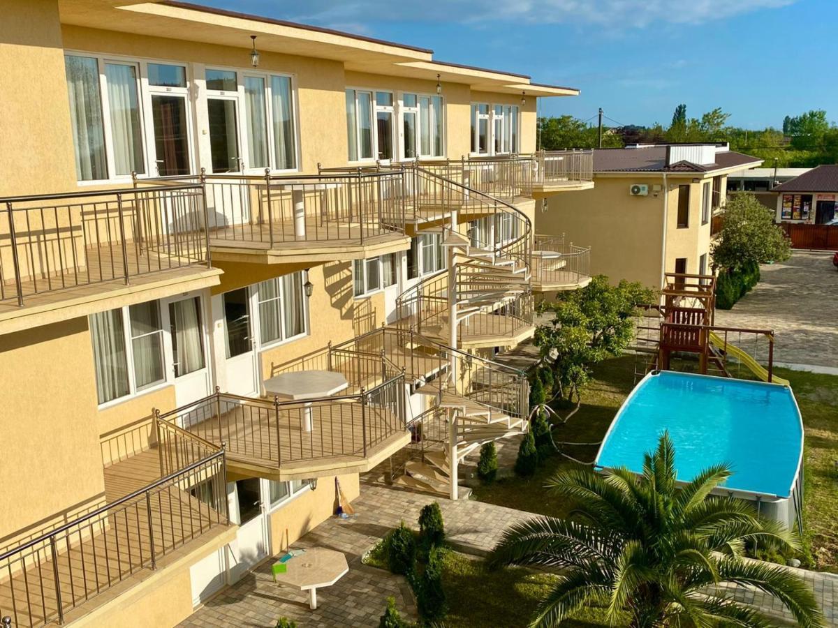 Mini Hotel Diva Alakhadzi Exterior photo
